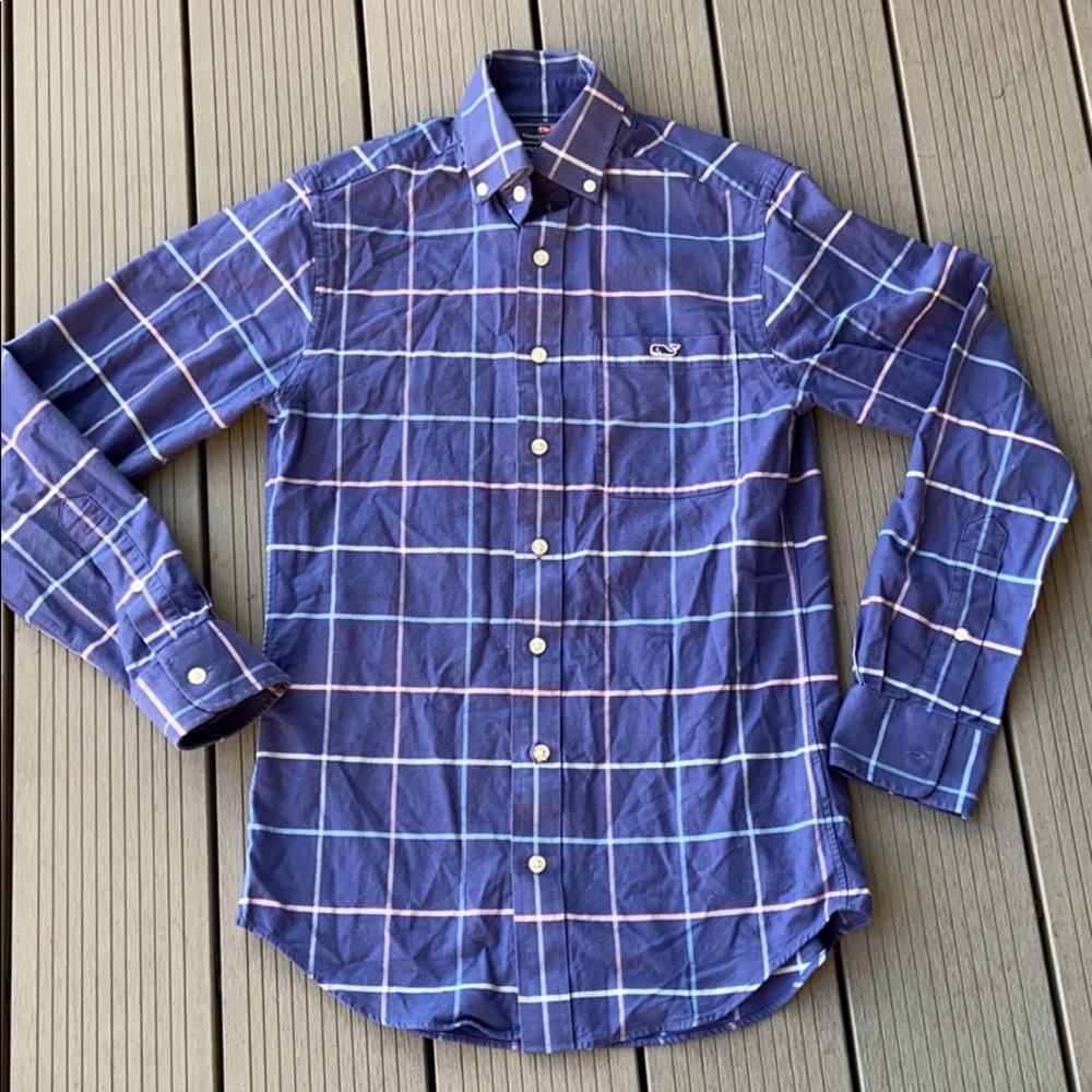 Vineyard vines slim fit tucker long sleeve shirt.